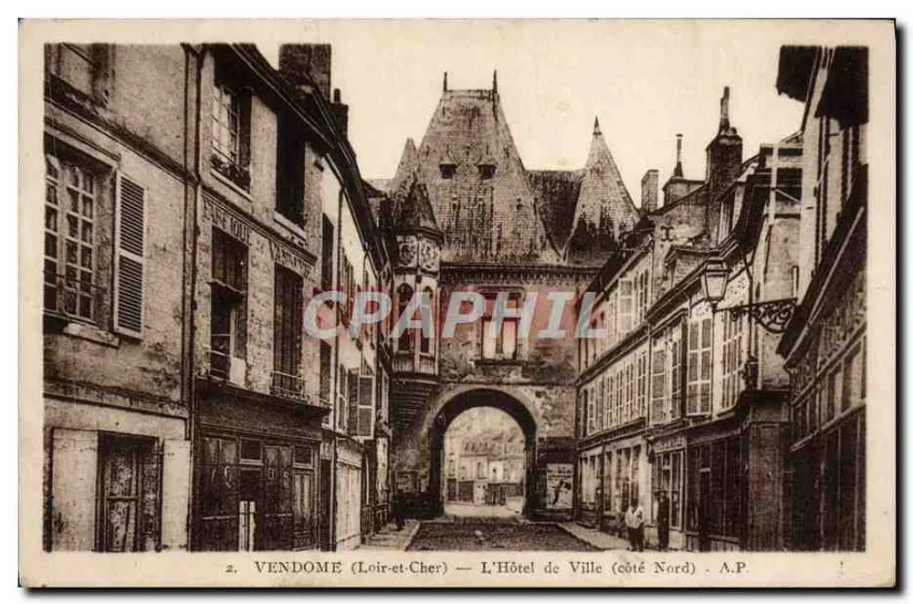 Vendôme (Loir-et-Cher) — L'Hôtel de Ville (côté Nord) — A.P. - Recto