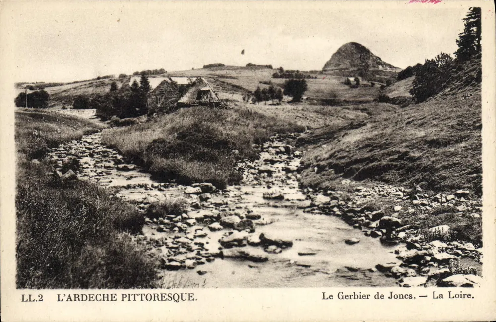 L'Ardeche pittoresque — Le Gerbier de Joncs — La Loire. — LL.2 - Recto