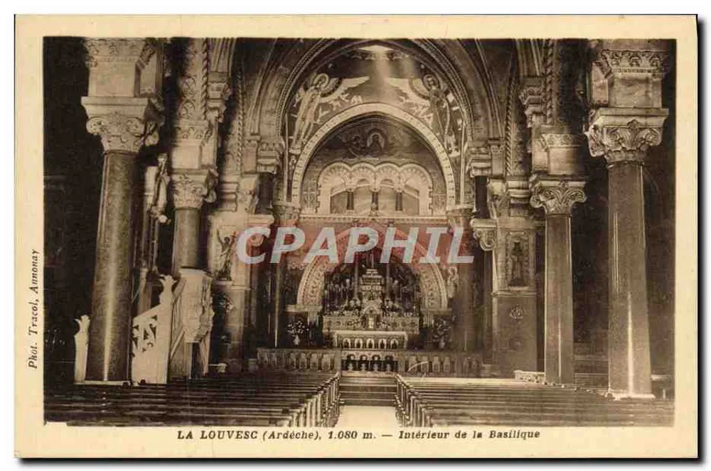 La Louvesc (Ardèche), 1.080 m. — Interior da Basílica — Fot. Trazel, Aumontay - Frente