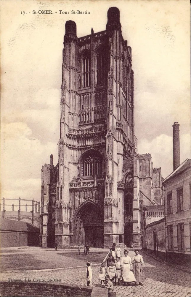 St-OMER - Tour St-Bertin — Ansicht der gotischen Turm mit Gruppe von Personen — Verlag Ternant à la Ciyvette - Vorderseite