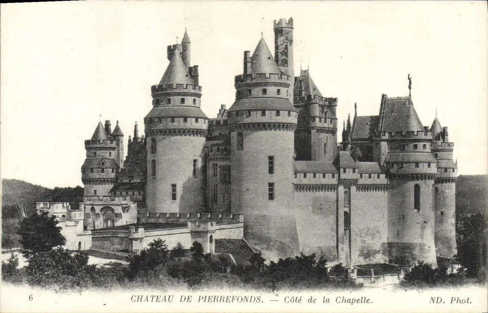 Castelo de Pierrefonds — Lado da Capela — ND. Fot. - Frente