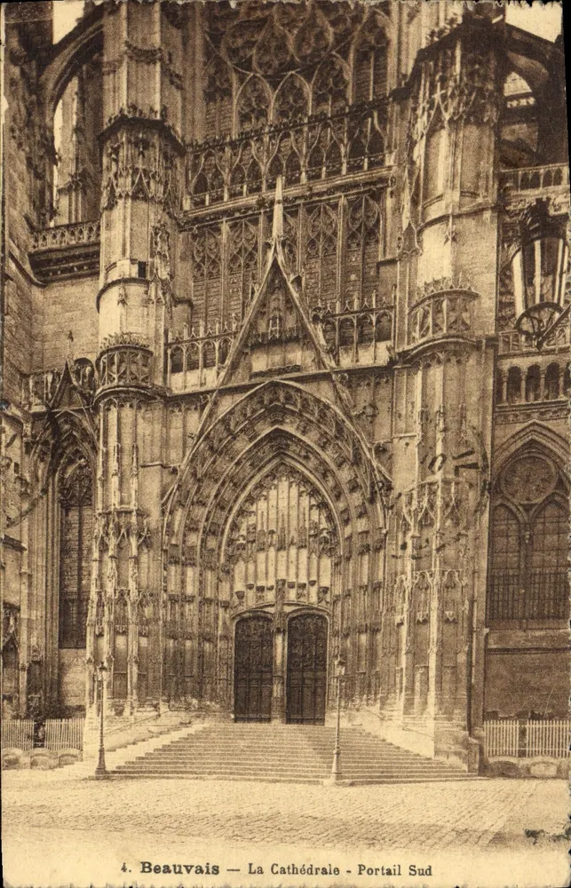 Beauvais — A Catedral - Portal Sul - Frente