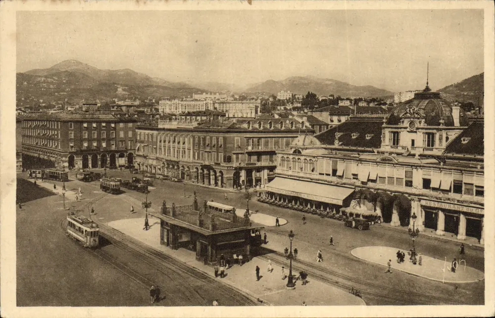 Nice — Place Masséna — Editora: La Douce France, n° 383 - Frente