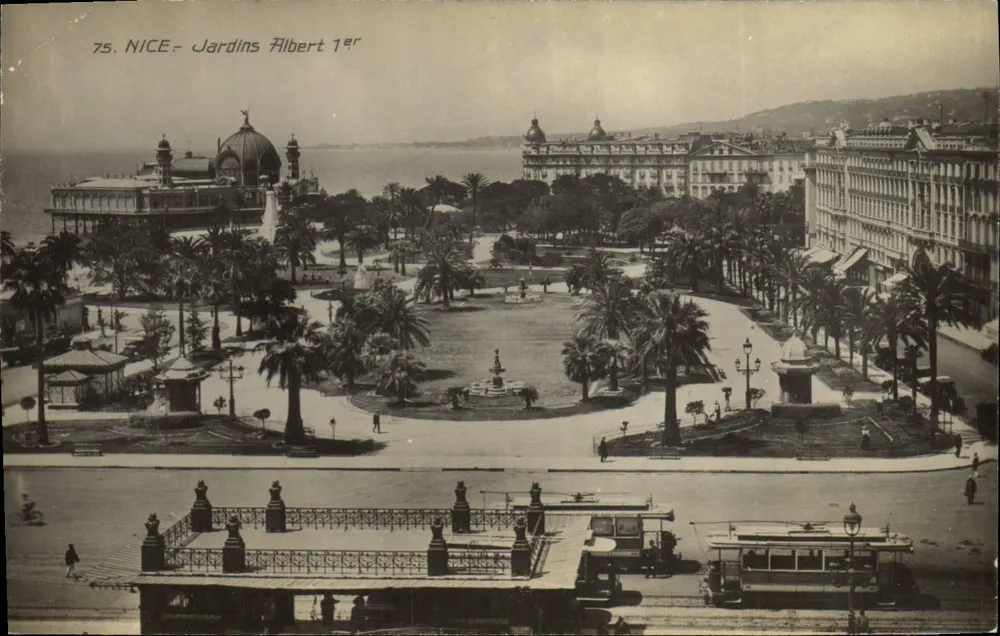 Nice - Jardins Albert 1er — vista panorâmica com fonte central e trem — editor J. Gilletta e Cie, Nice - Frente