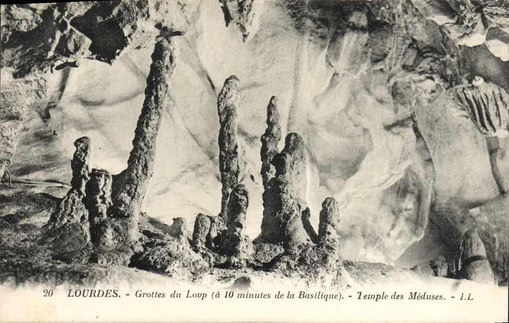 Lourdes - Grotten des Lopp (10 Minuten von der Basilika entfernt) - Tempel der Medusen - I.L. - Vorderseite