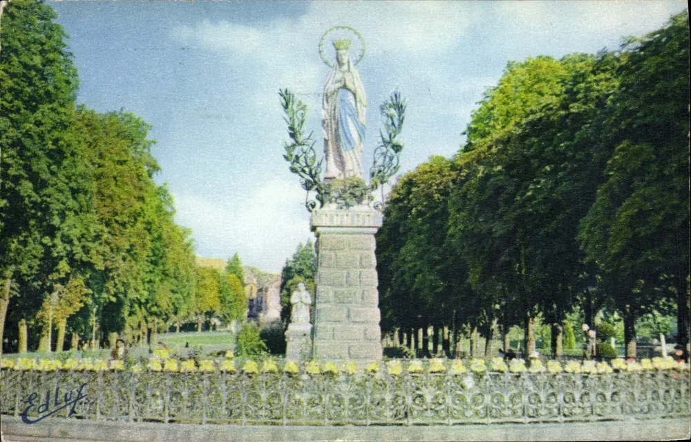 Estátua da Virgem Coroada em Lourdes — Ed. Lux, n° 21 bis - Frente