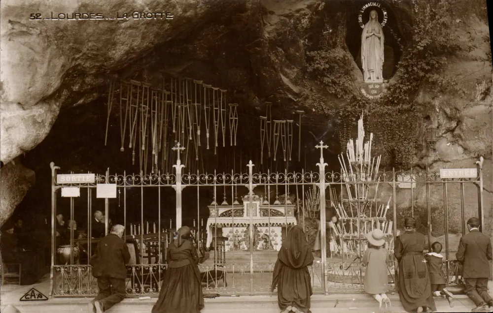 Lourdes — A Gruta — Conceição Imaculada - Frente