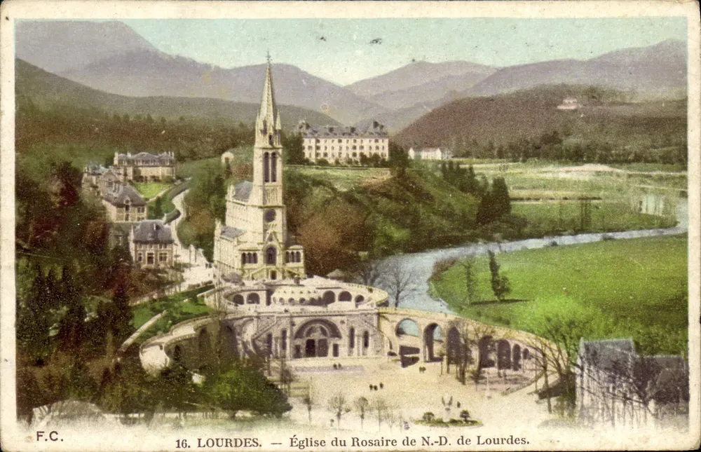 Lourdes — Kirche des Rosenkranzes der Jungfrau von Lourdes — F.C. n°16 - Vorderseite