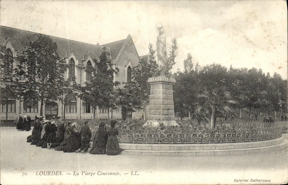 Lourdes — A Virgem Coroada — Galeries Catholiques, n°70 - Frente