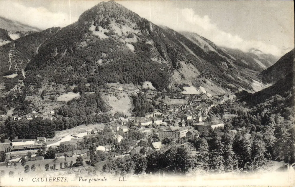 Cauterets — Vista geral — LL - Frente