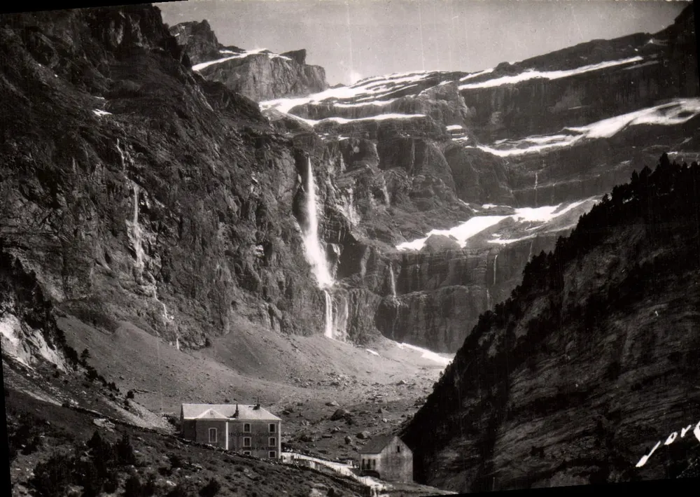 Gavarnie — O Circo e suas Cataratas — Edições JOVÉ, Pau (B.P.) - Frente
