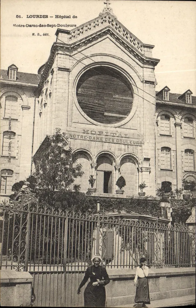 Lourdes — Hôpital de Notre-Dame-des-Sept-Douleurs — M. D., édit. - Vorderseite