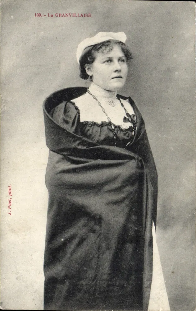 La Granvillaise — Frauenporträt — J. Puel, phot. - Vorderseite