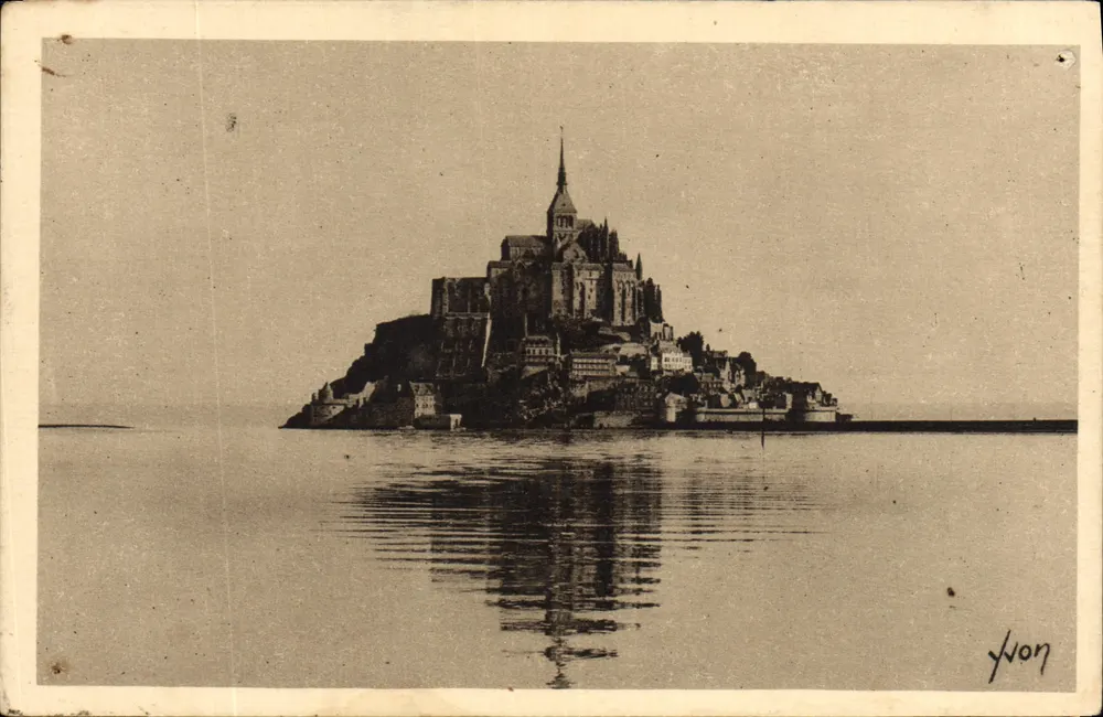 Mont Saint-Michel — vue panoramique de l'abbaye et du village sur l'île — éditeur Yvon, n° 42 - Frente
