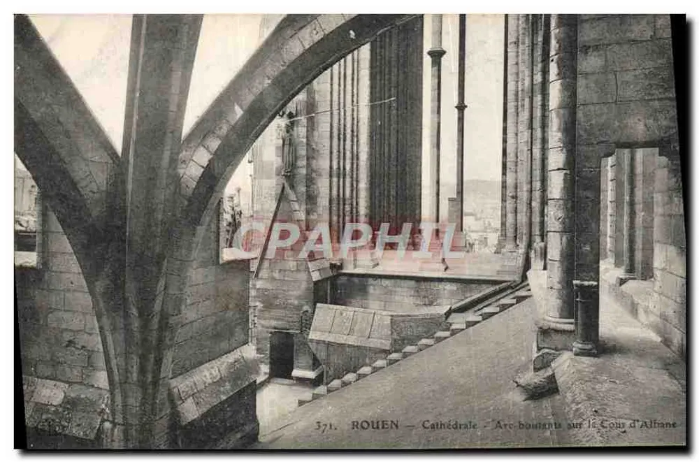 Rouen — Kathedrale — Fliegende Strebepfeiler am Coll d'Albane - Vorderseite