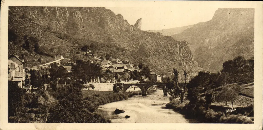 Les Vignes — Les Gorges du Tarn — éditeur ARGRA - Frente