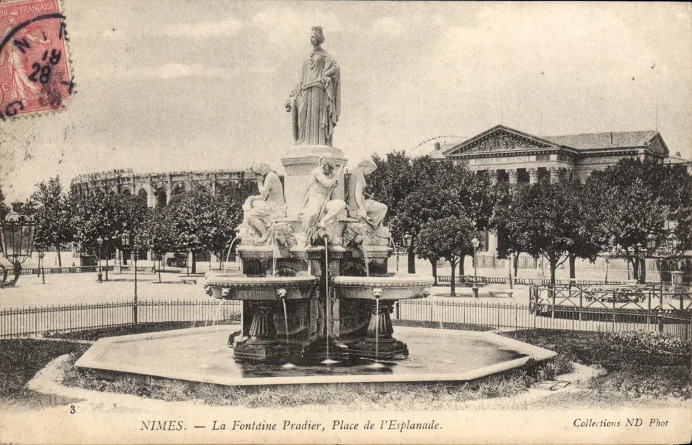 Nîmes — La Fontaine Pradier, Place de l'Esplanade — Collections ND Phot - Vorderseite