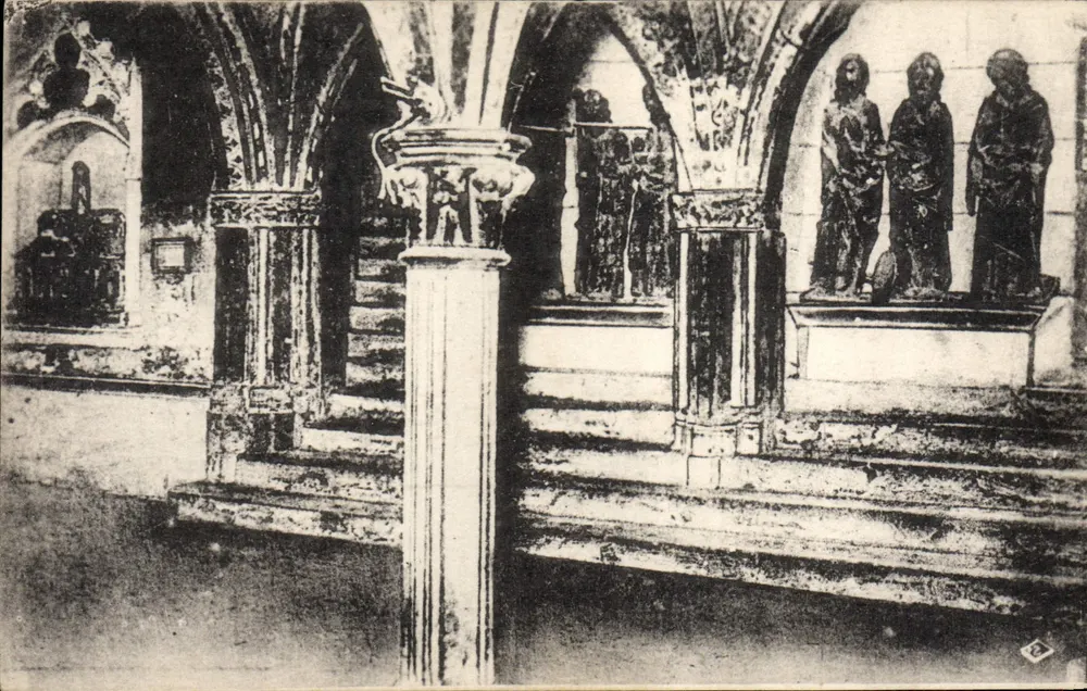 Krypta der Heiligen Körper — Basilika Saint-Sernin — Toulouse - Vorderseite
