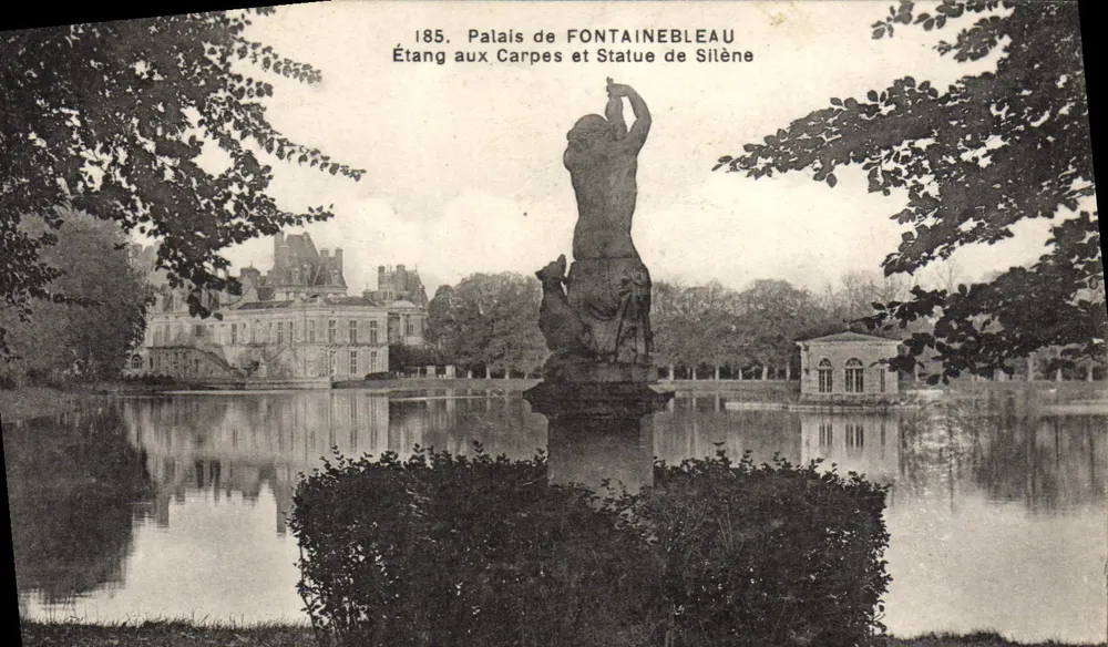 Schloss Fontainebleau — Teich der Karpfen und Statue des Silenos — Verleger unbekannt, Nr. 185 - Vorderseite