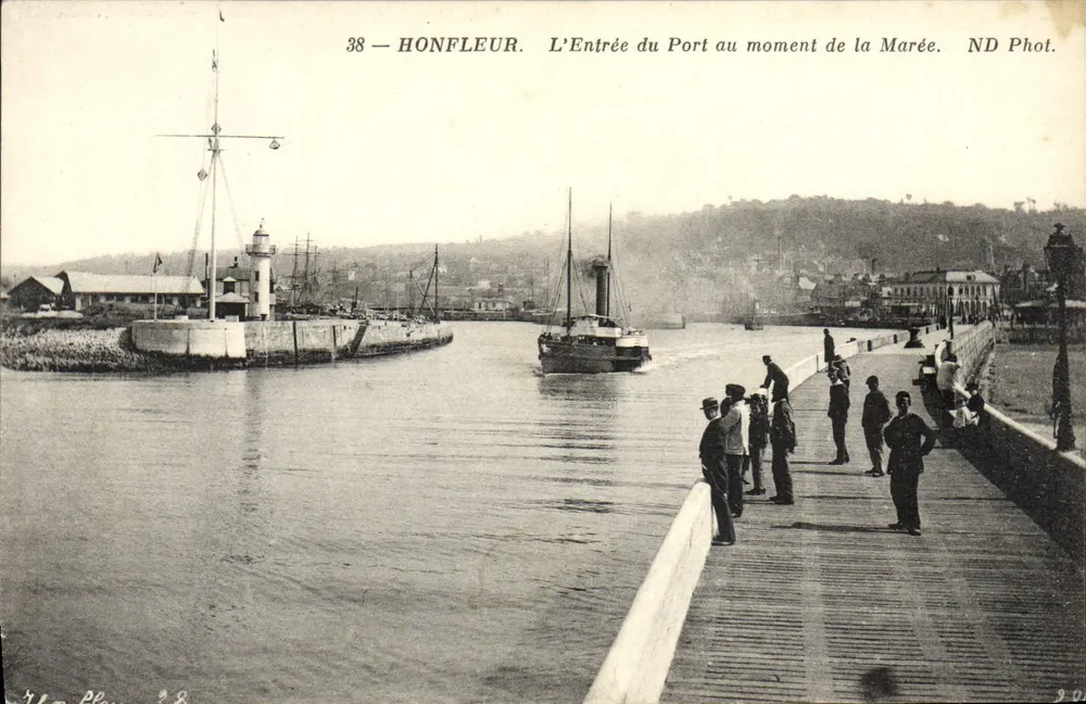 Honfleur — Der Eingang zum Hafen bei Ebbe — ND Fot. n°38 - Vorderseite