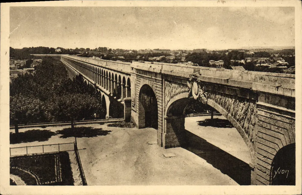 O Aqueduto Saint-Clément — Montpellier (Hérault) — Edições d'Art Yvon, n° 34 - Frente