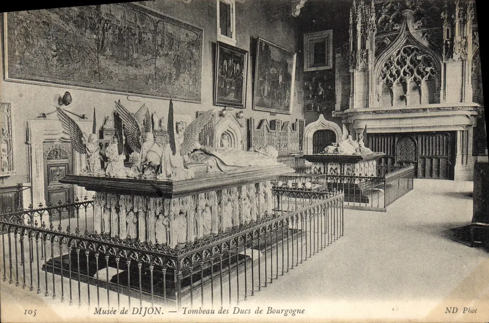 Museu de DIJON — Túmulo dos Duques de Borgonha — ND Fot, n°105 - Frente