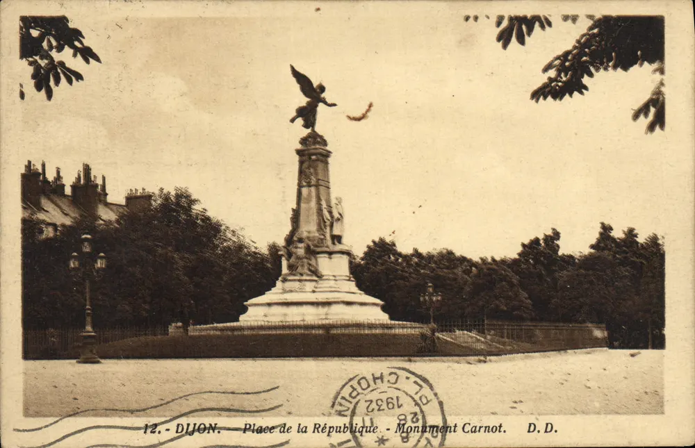 Dijon — Praça da República — Monumento Carnot — Editor D. D. n°12 - Frente
