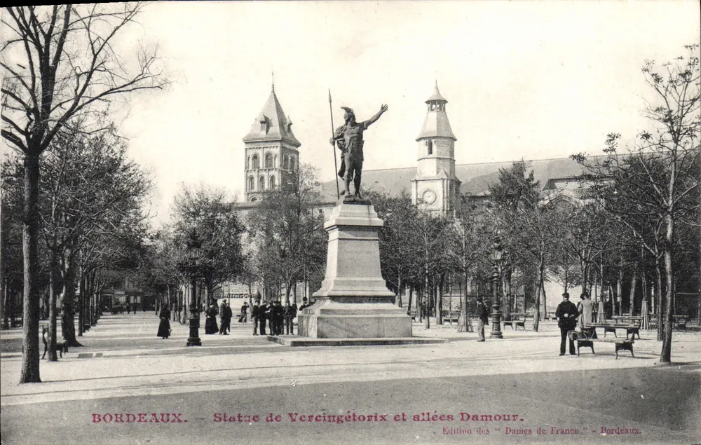 Bordeaux — Statue von Vercingétorix und Alleen Damour — Ausgabe von "Dames de France" - Bordeaux - Vorderseite