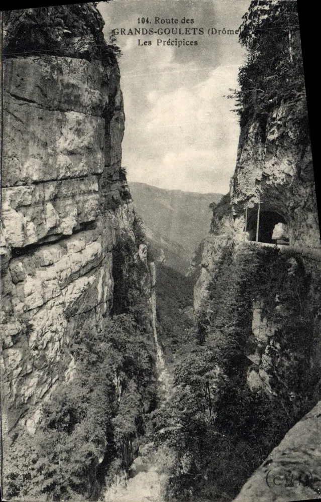 Os Precipícios — Estrada dos Grandes Goulets (Drôme) — CCE - Frente