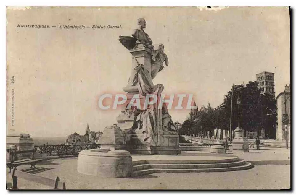 Angoulême — L'Hémicycle — Statue Carnot. — Imprimerie de Angoulême, n° 166 - Frente