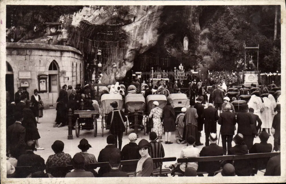 A Gruta de Lourdes — Pelerinagem — Edição P. Doucet - Frente