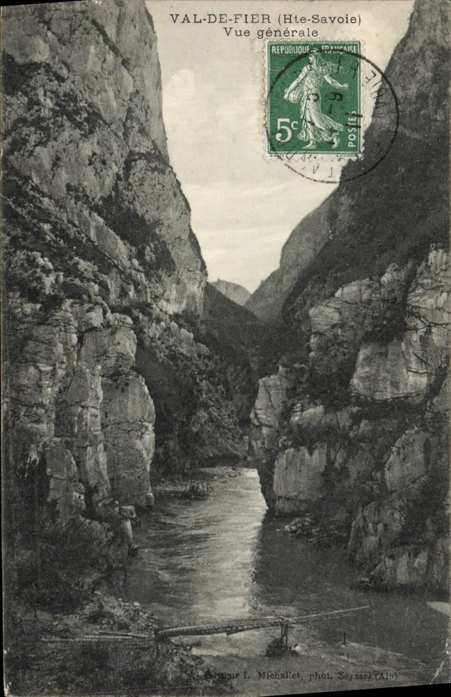Val-de-Fier (Alta Saboia) — Vista geral — fot. Seyssiel (Ain) - Frente