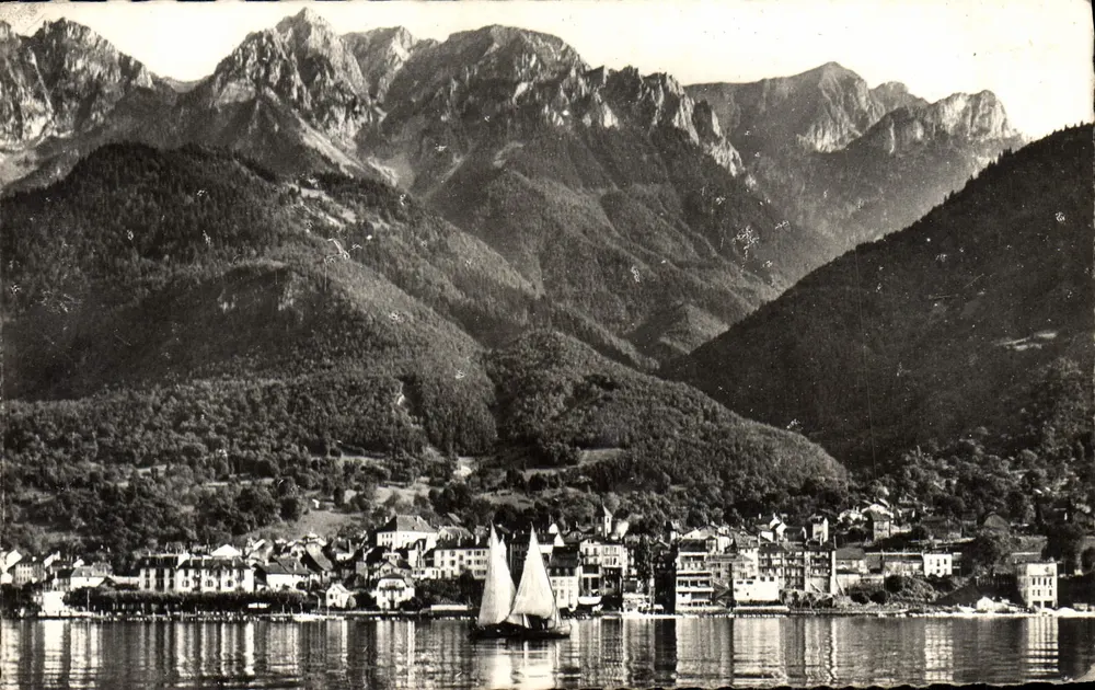 Saint-Gingolph — vista do lago e do Grammont — Les Éditions J. CELLARD (Riôme) - Frente