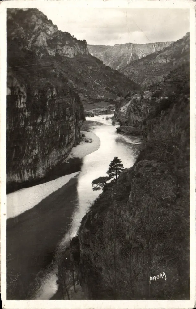 As Gorges do Tarn — Saída dos Détroits — Les Arts Graphiques, Toulouse, n° 925 - Frente