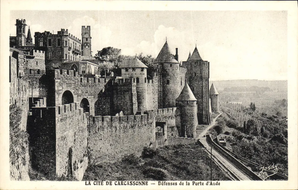 La Cité de Carcassonne — Défenses de la Porte d'Aude — Jordy - Recto