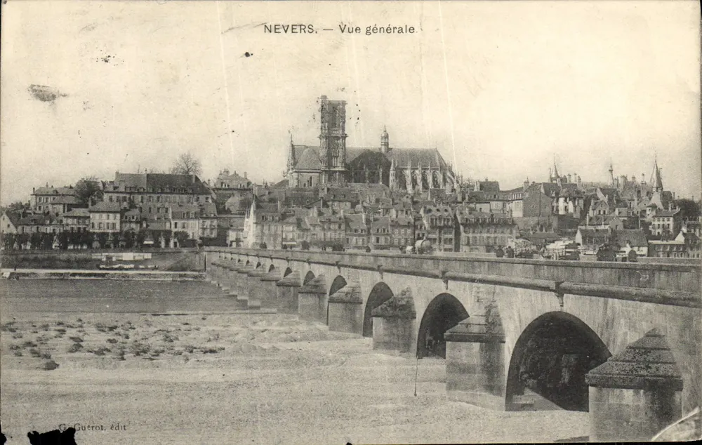 Nevers — Vista geral — G. Guerrot, editor - Frente