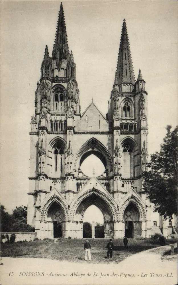 Soissons — Ancienne Abbaye de St-Jean-des-Vignes — Les Tours.-LL - Recto