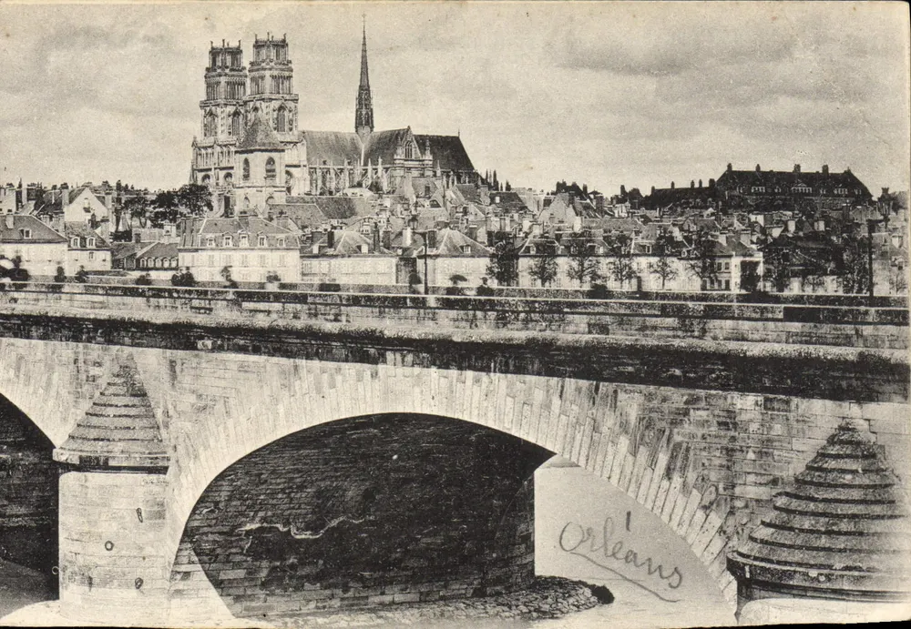 Orléans — vue de la cathédrale et du pont — éditeur non visible - Frente
