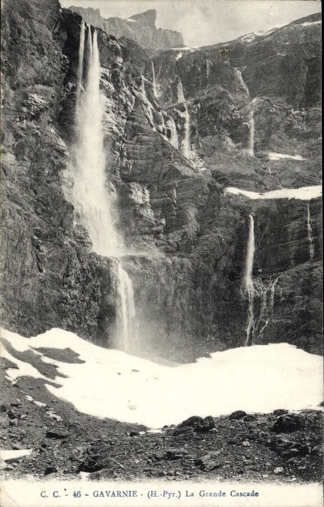 Gavarnie - A Grande Cascata — (H.-Pyr.) — C.C. 46 - Frente
