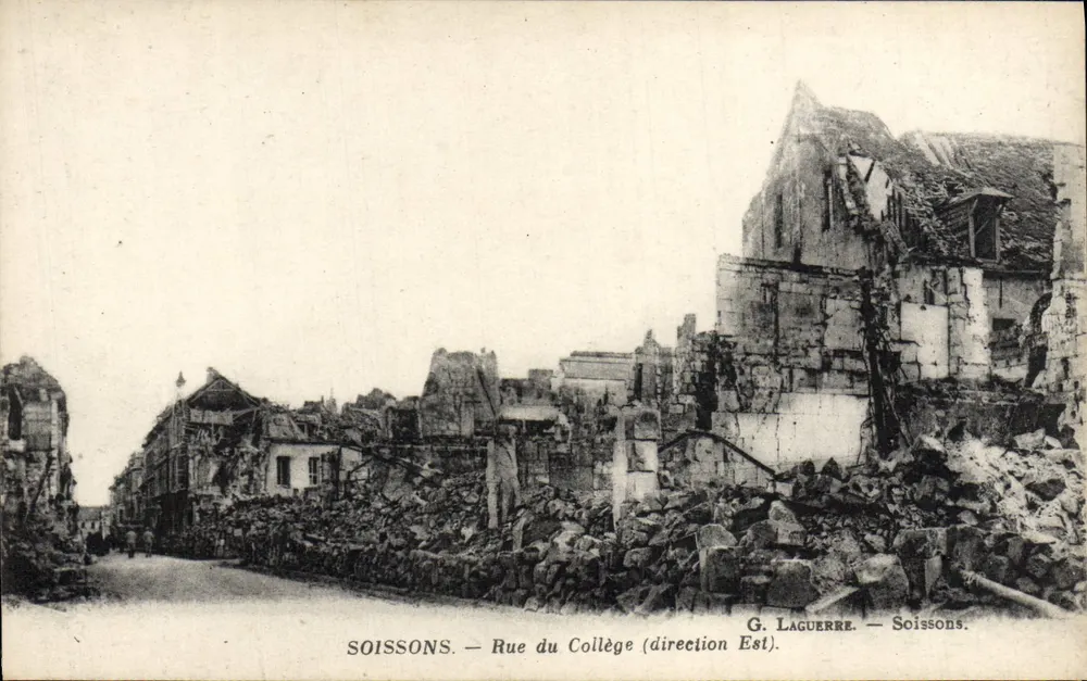 Soissons — Rue du Collège (verso Est) — G. Laguerre — Soissons - Recto
