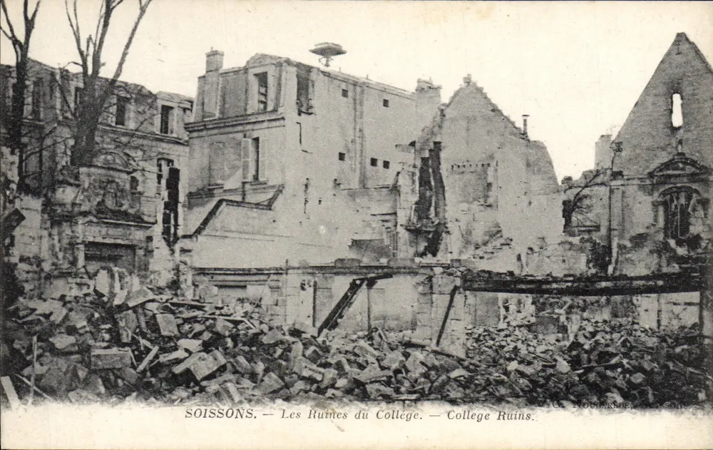 Soissons — Ruinen des Colleges — Seriennummer sichtbar - Vorderseite