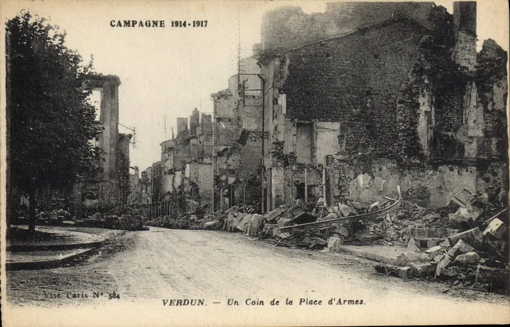 Verdun — Ein Eckchen der Place d'Armes — Vise Paris Nr. 584 - Vorderseite