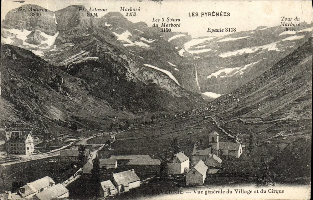 Cavarnie — Allgemeine Ansicht des Dorfes und des Cirques — Die Pyrenäen - Vorderseite