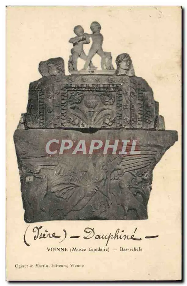 Vienne (Tiére) — Dauphine — Museu Lapidaire — Bas-reliefs — Ogeret & Martin, editores, Vienne - Frente