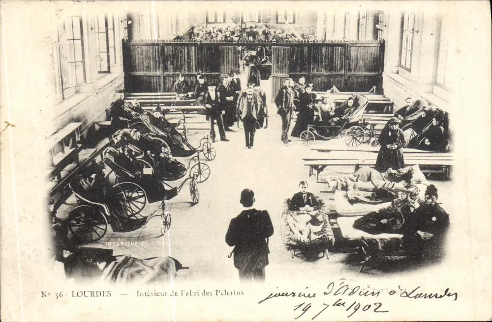 Lourdes — Interior del refugio de peregrinos — No 56, editor impreciso - Anverso