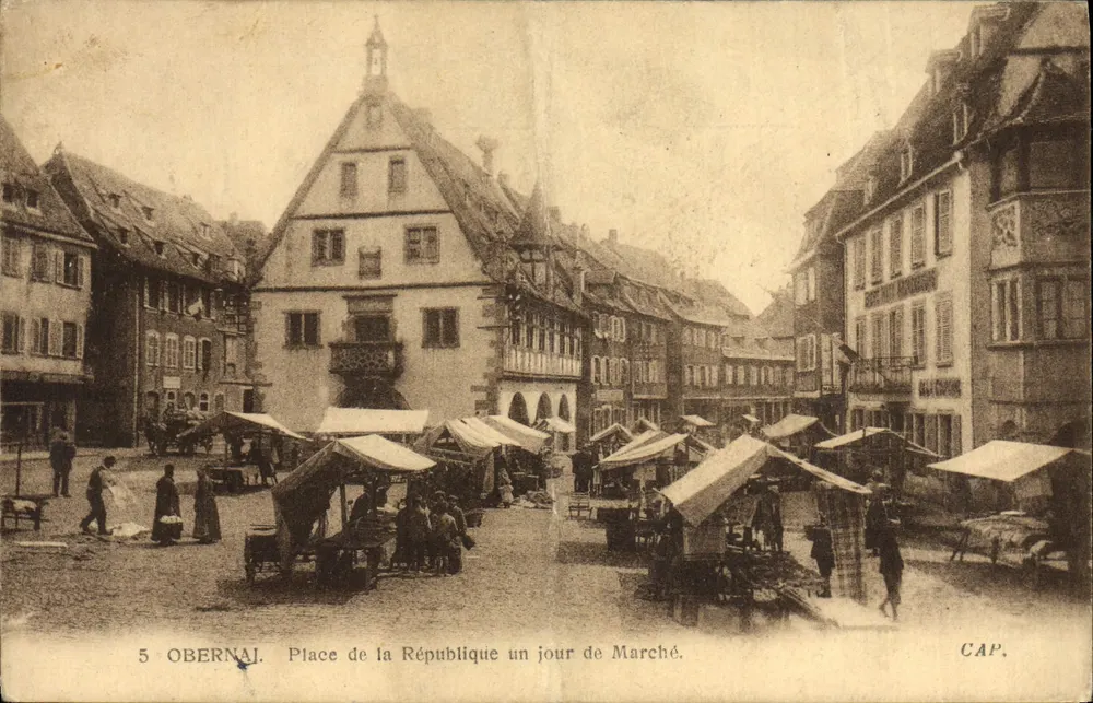 Obernai — Place de la République an einem Markttag — Verleger CAP. - Vorderseite