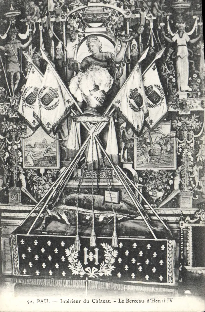 Pau — Innenansicht des Schlosses — Das Wiegebett von Henri IV - Vorderseite