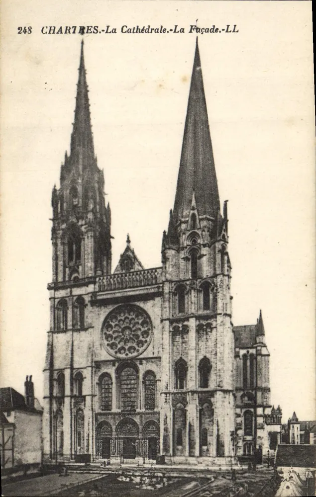 Chartres - A Catedral - A Fachada - LL - Frente