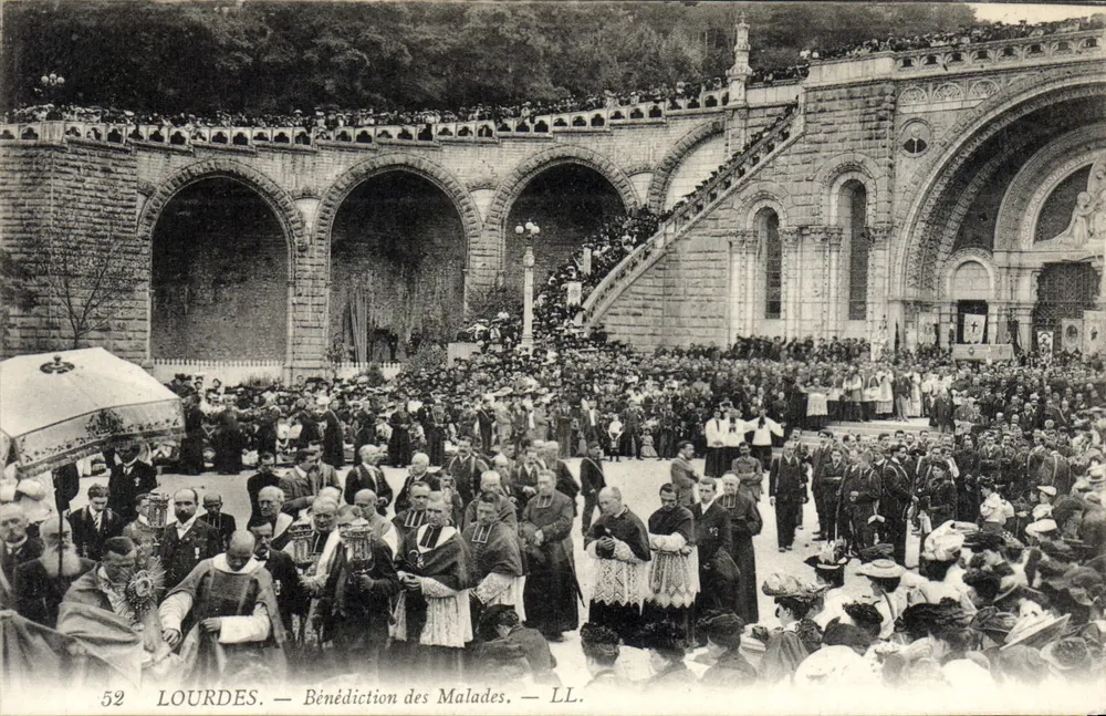 Lourdes — Bênção dos Doentes — LL. — N° 52 - Frente