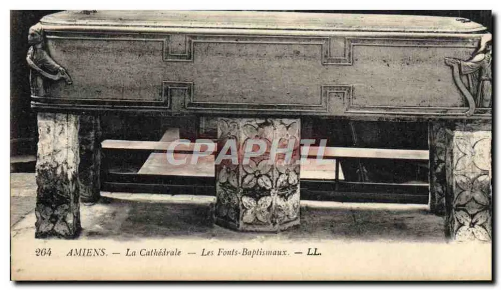 Amiens — Die Kathedrale — Die Taufbecken — LL. - Vorderseite